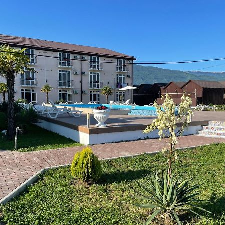 Hotel Askar Alakhadze Екстериор снимка
