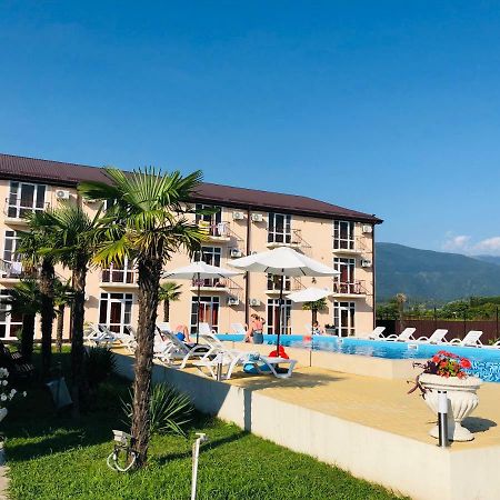 Hotel Askar Alakhadze Екстериор снимка