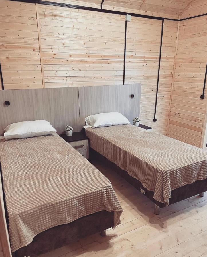 Hotel Askar Alakhadze Екстериор снимка