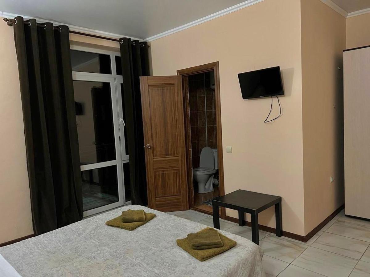 Hotel Askar Alakhadze Екстериор снимка