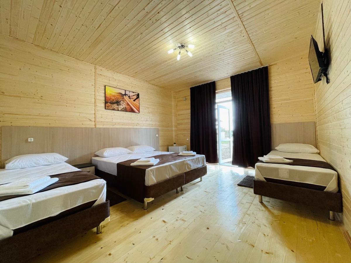 Hotel Askar Alakhadze Екстериор снимка