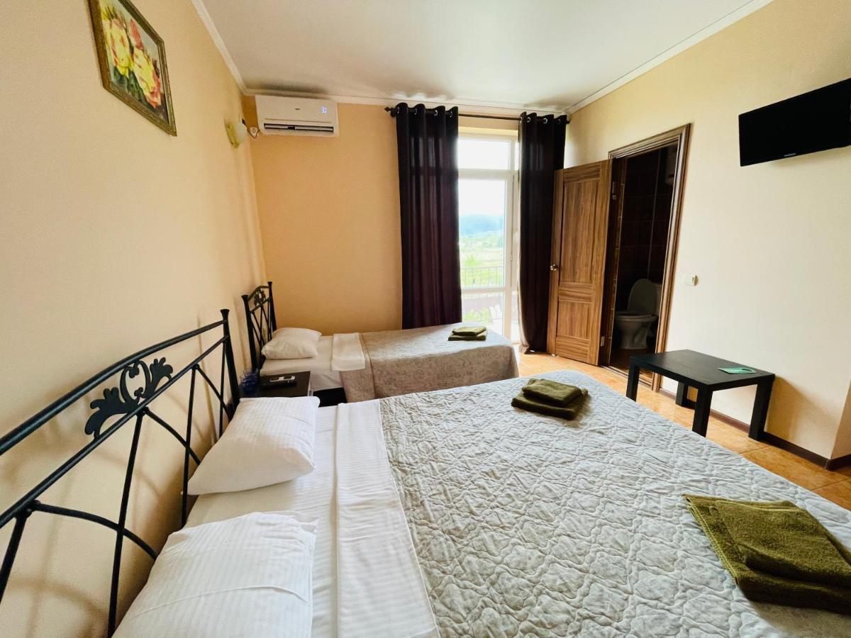 Hotel Askar Alakhadze Екстериор снимка