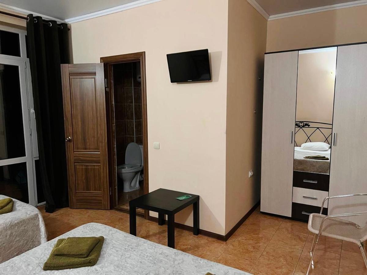 Hotel Askar Alakhadze Екстериор снимка