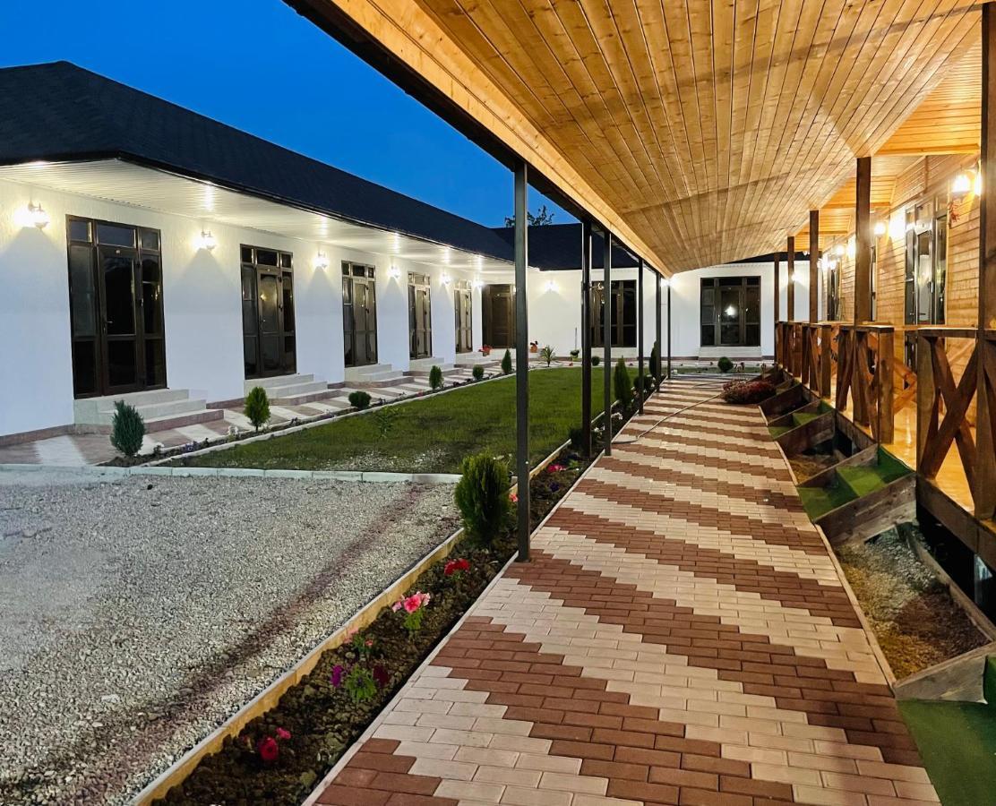 Hotel Askar Alakhadze Екстериор снимка