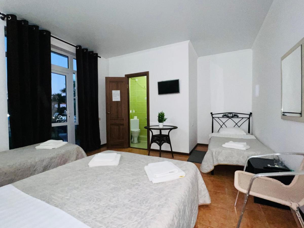 Hotel Askar Alakhadze Екстериор снимка