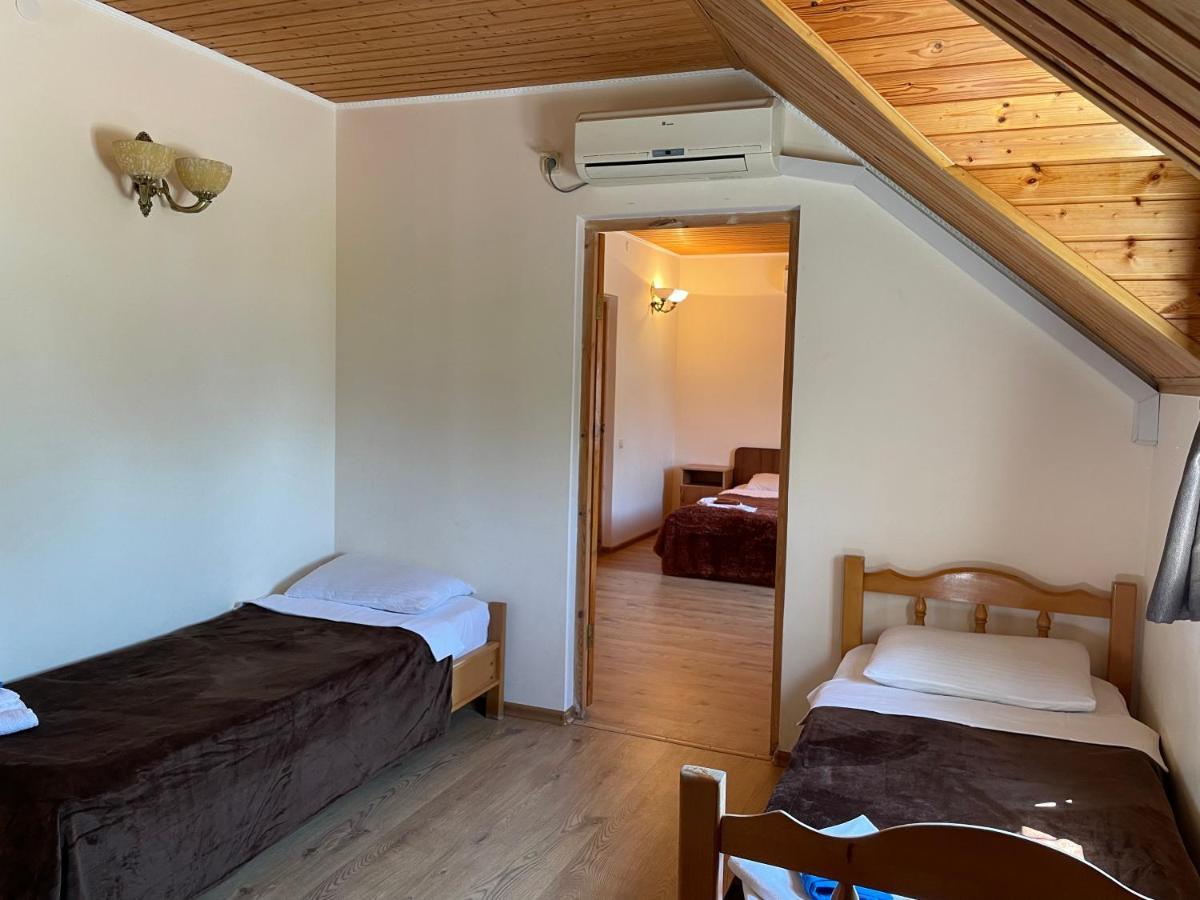 Hotel Askar Alakhadze Екстериор снимка