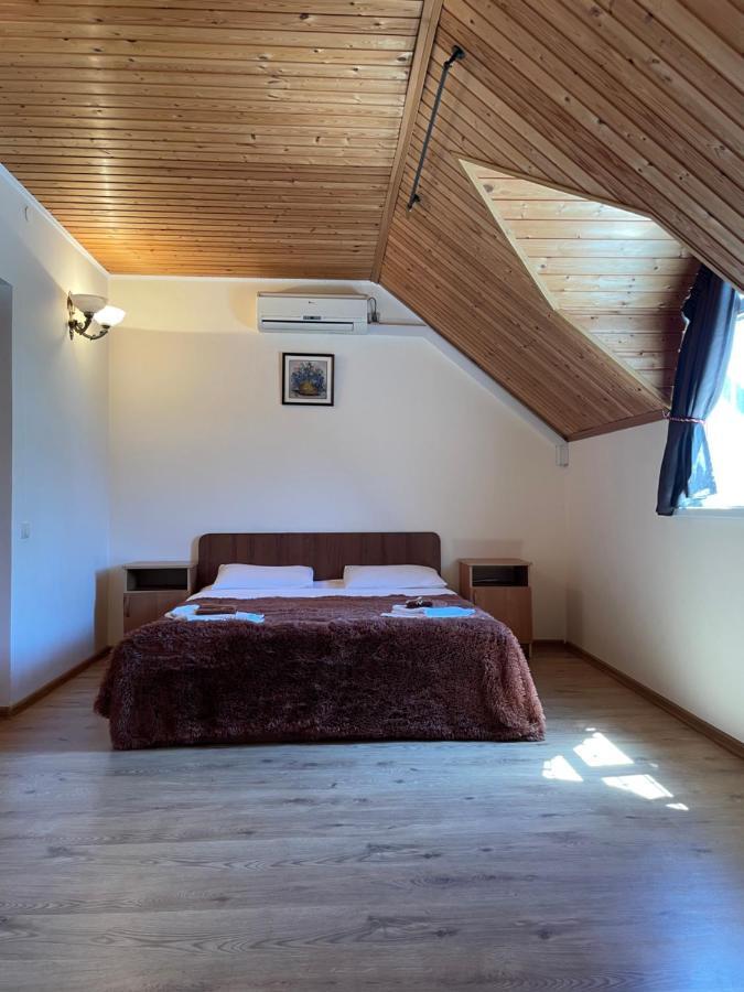 Hotel Askar Alakhadze Екстериор снимка