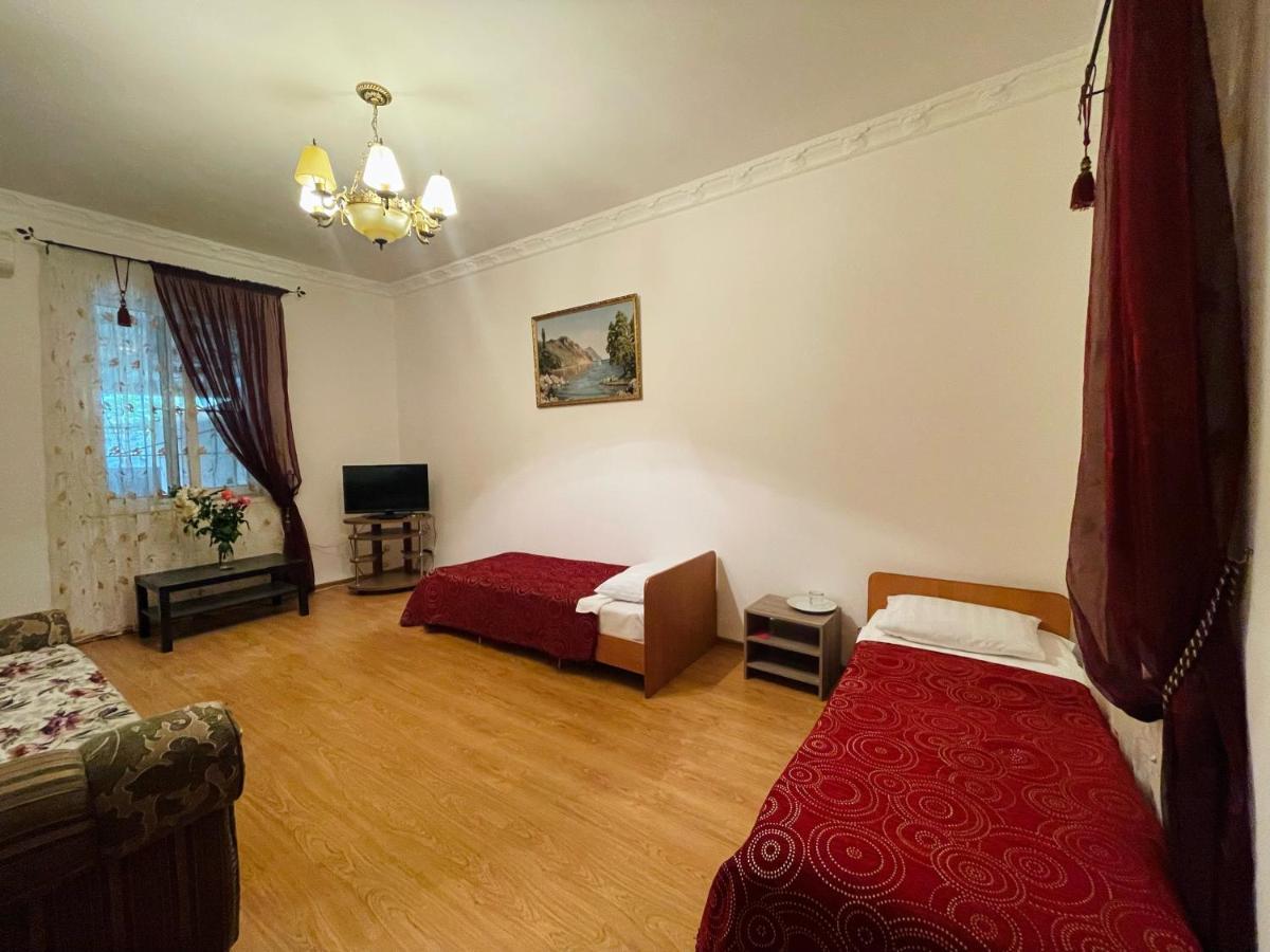 Hotel Askar Alakhadze Екстериор снимка