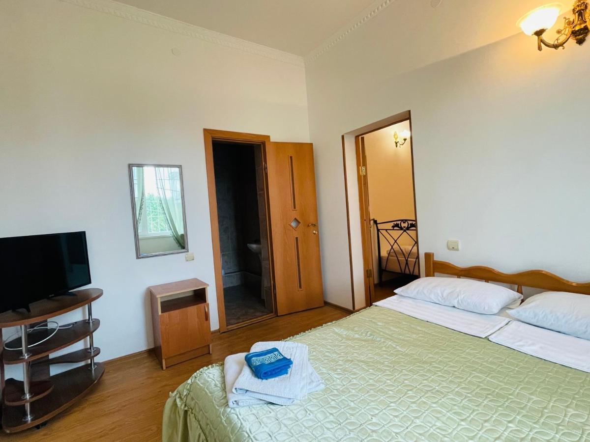 Hotel Askar Alakhadze Екстериор снимка