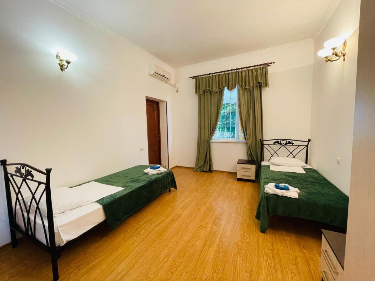 Hotel Askar Alakhadze Екстериор снимка