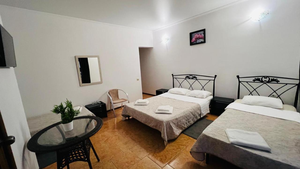Hotel Askar Alakhadze Екстериор снимка
