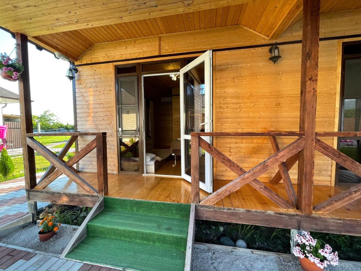 Hotel Askar Alakhadze Екстериор снимка