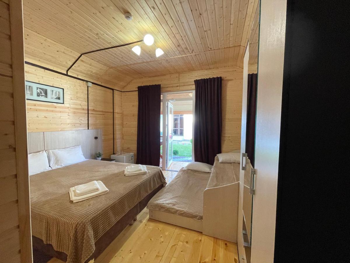 Hotel Askar Alakhadze Екстериор снимка