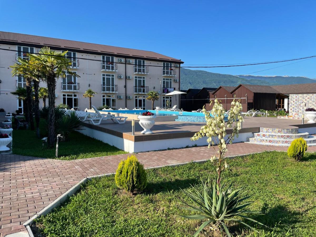 Hotel Askar Alakhadze Екстериор снимка