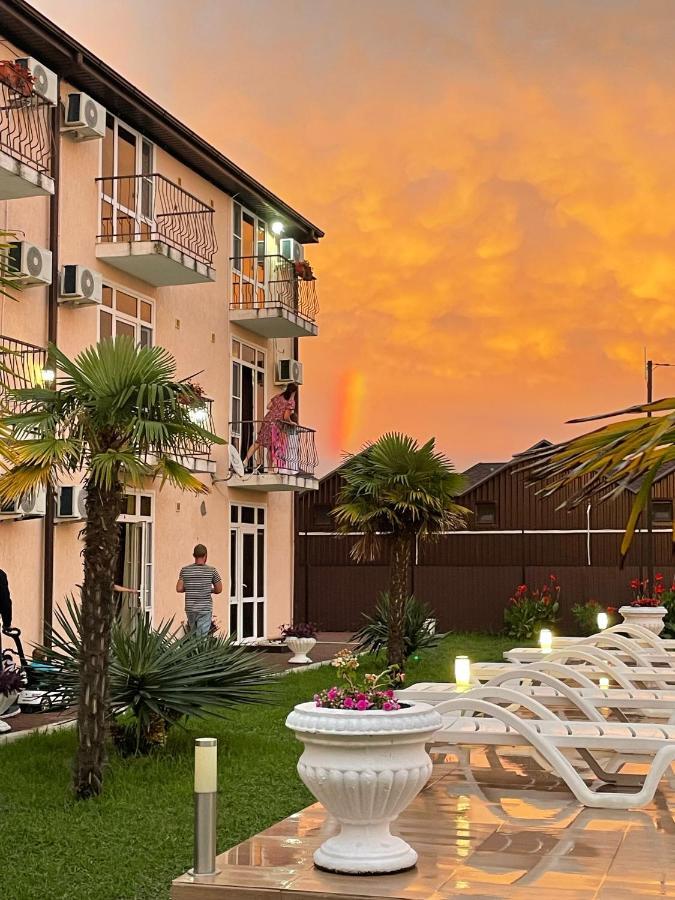 Hotel Askar Alakhadze Екстериор снимка