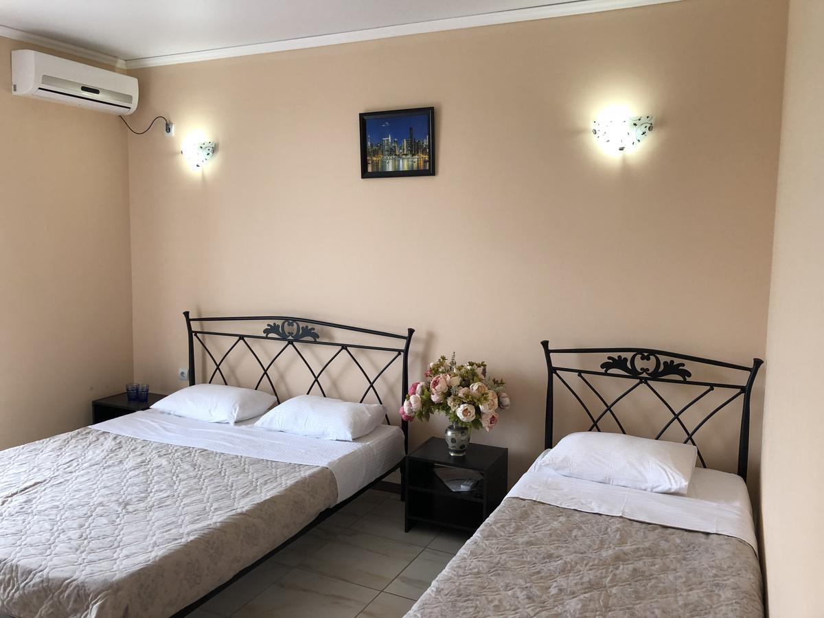 Hotel Askar Alakhadze Екстериор снимка
