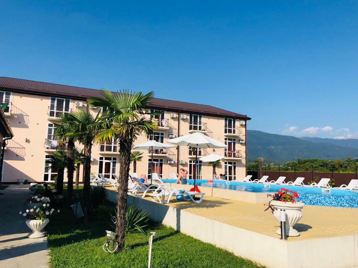 Hotel Askar Alakhadze Екстериор снимка