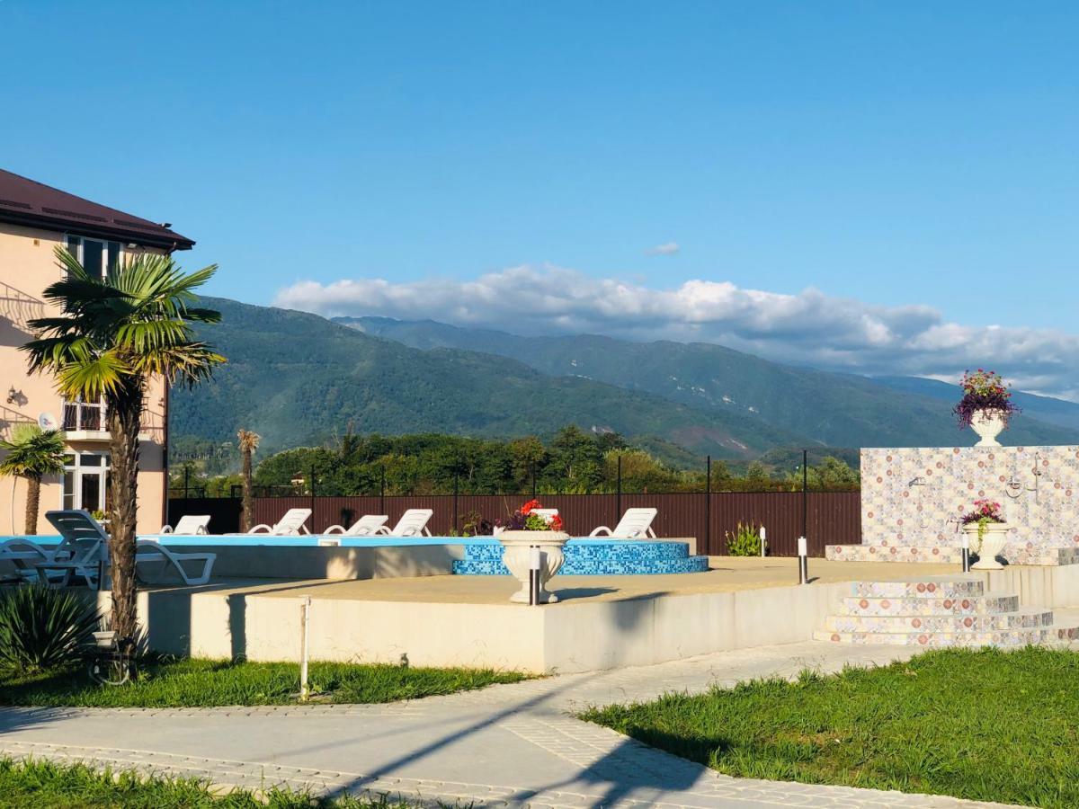 Hotel Askar Alakhadze Екстериор снимка