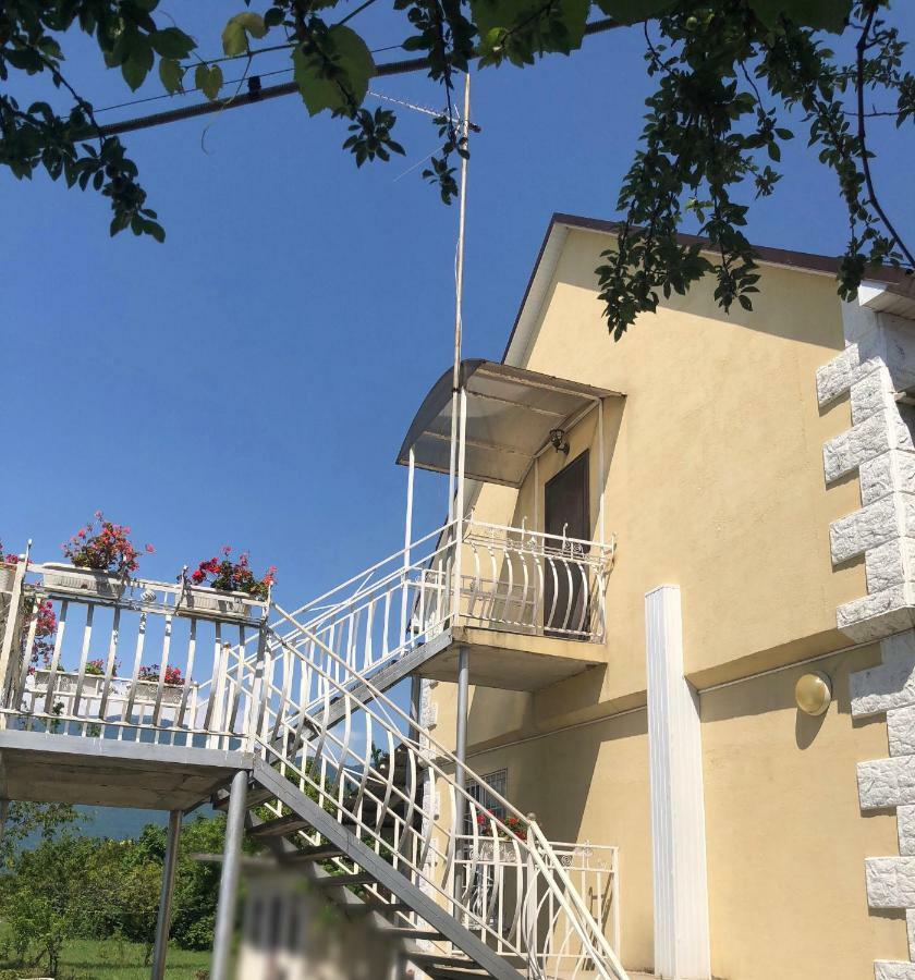 Hotel Askar Alakhadze Екстериор снимка